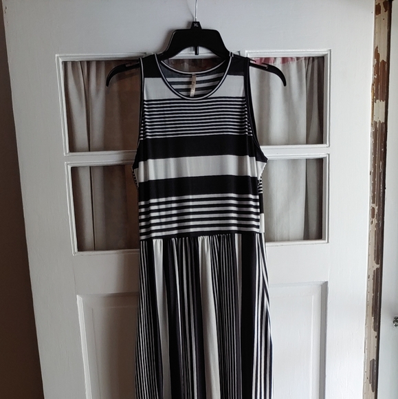 Paolino Sleeveless Floor Length Dress